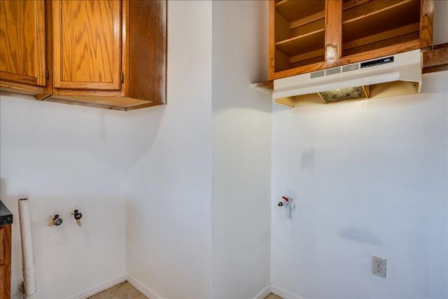 4462 S Hemlock Avenue, Wichita, KS 67216