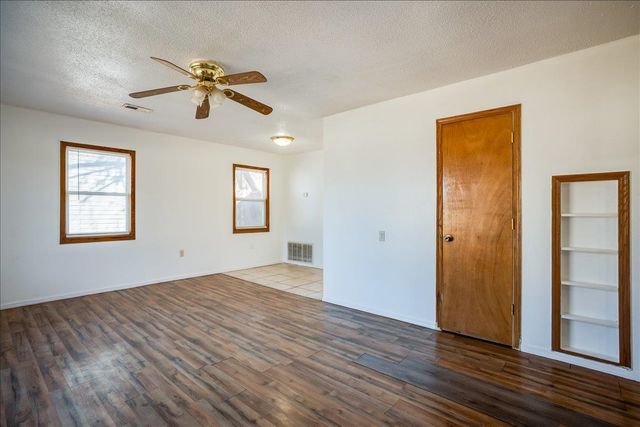 4462 S Hemlock Avenue, Wichita, KS 67216