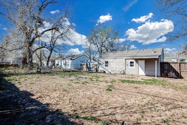 4462 S Hemlock Avenue, Wichita, KS 67216