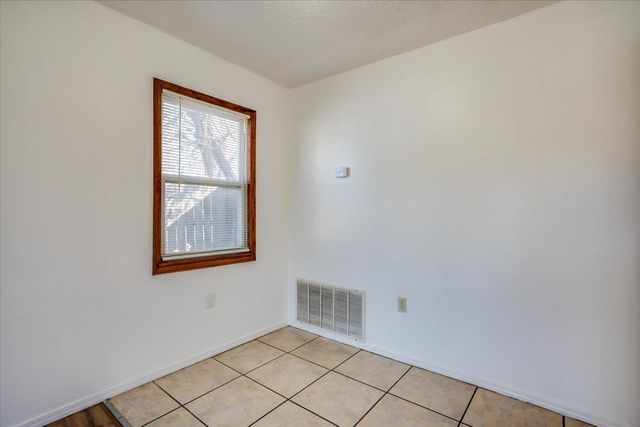 4462 S Hemlock Avenue, Wichita, KS 67216