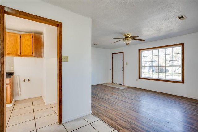 4462 S Hemlock Avenue, Wichita, KS 67216