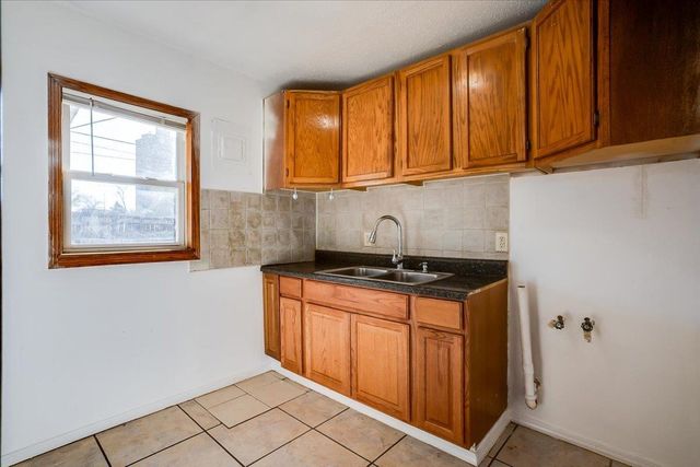 4462 S Hemlock Avenue, Wichita, KS 67216