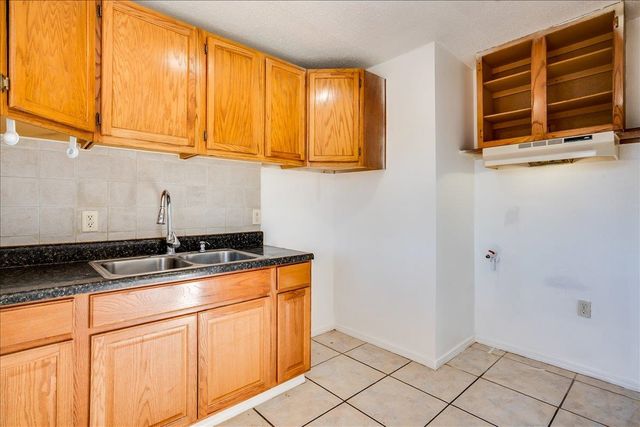 4462 S Hemlock Avenue, Wichita, KS 67216