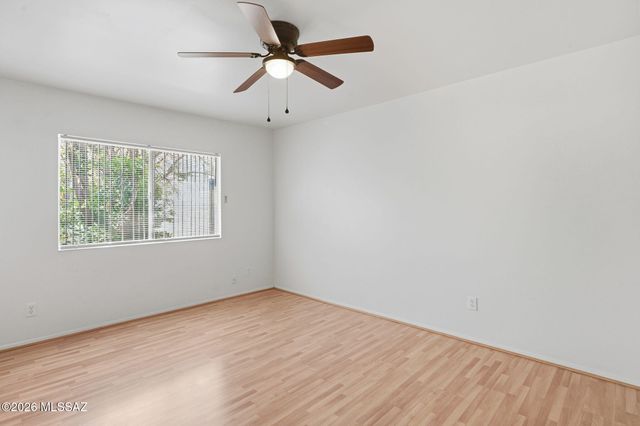 924 N Venice Avenue, Tucson, AZ 85711