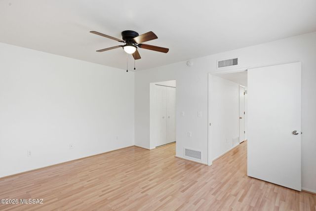 924 N Venice Avenue, Tucson, AZ 85711