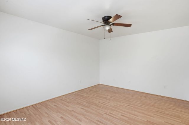 924 N Venice Avenue, Tucson, AZ 85711