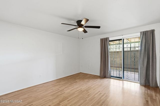 924 N Venice Avenue, Tucson, AZ 85711