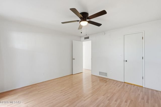 924 N Venice Avenue, Tucson, AZ 85711