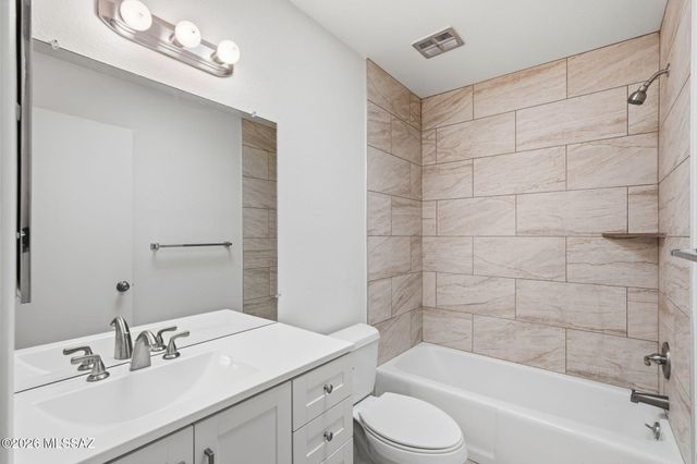 924 N Venice Avenue, Tucson, AZ 85711