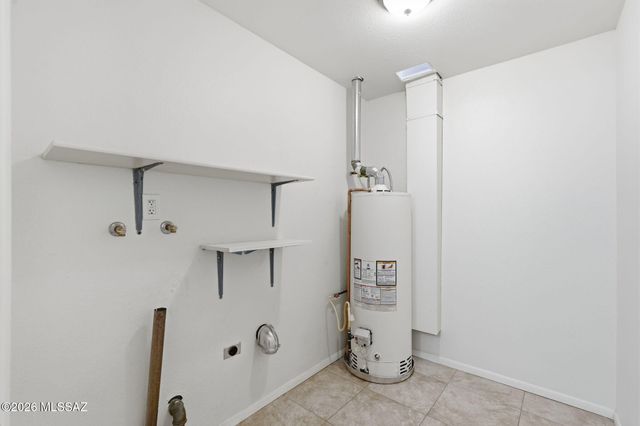 924 N Venice Avenue, Tucson, AZ 85711