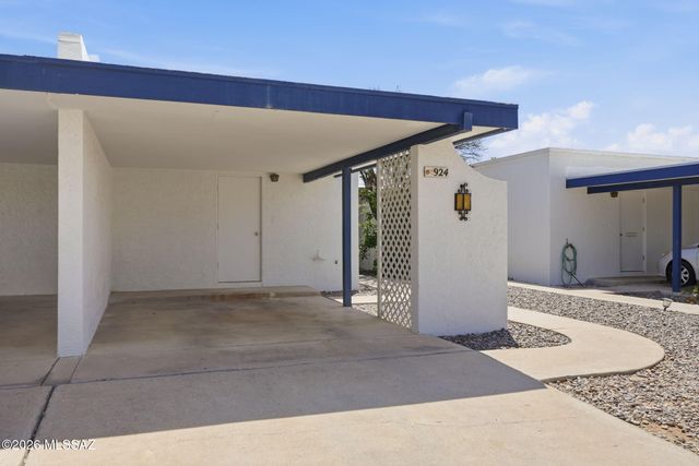 924 N Venice Avenue, Tucson, AZ 85711
