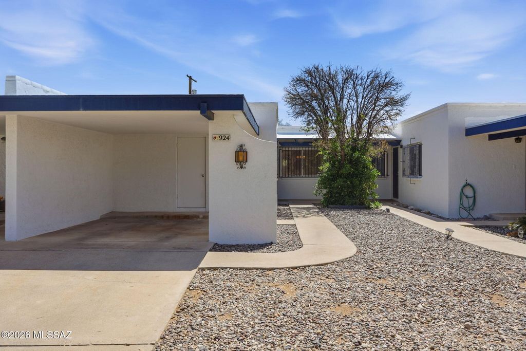 924 N Venice Avenue, Tucson, AZ 85711