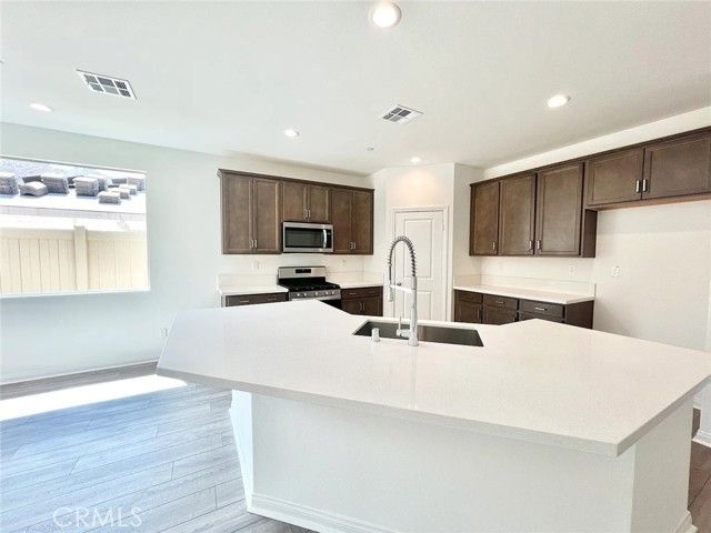 8285 Tristan Ln, Riverside, CA 92507