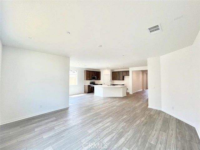 8285 Tristan Ln, Riverside, CA 92507