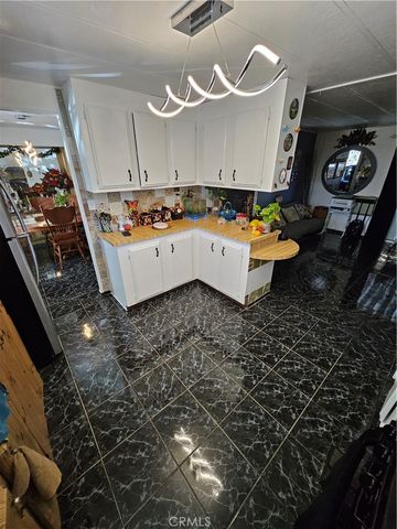 17400 Valley 74, Fontana, CA 92335