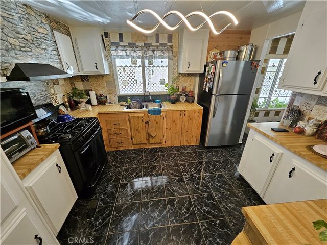 17400 Valley 74, Fontana, CA 92335