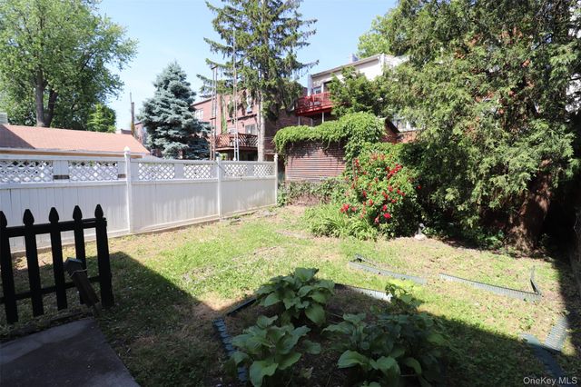 1918 Holland Avenue, Bronx, NY 10462