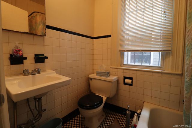 1918 Holland Avenue, Bronx, NY 10462