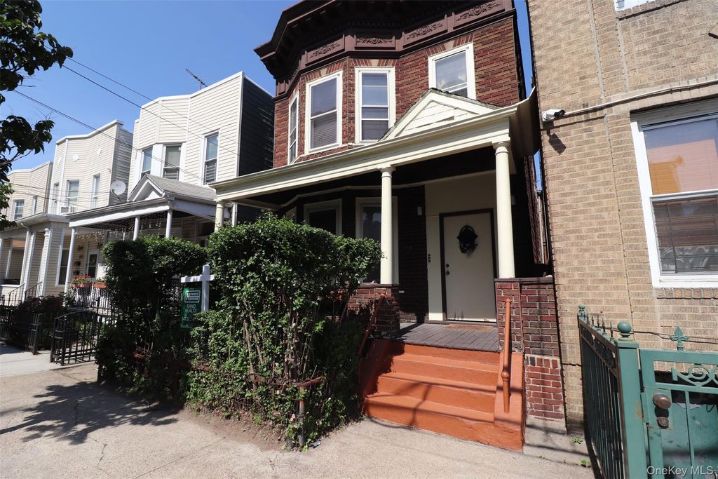 1918 Holland Avenue, Bronx, NY 10462
