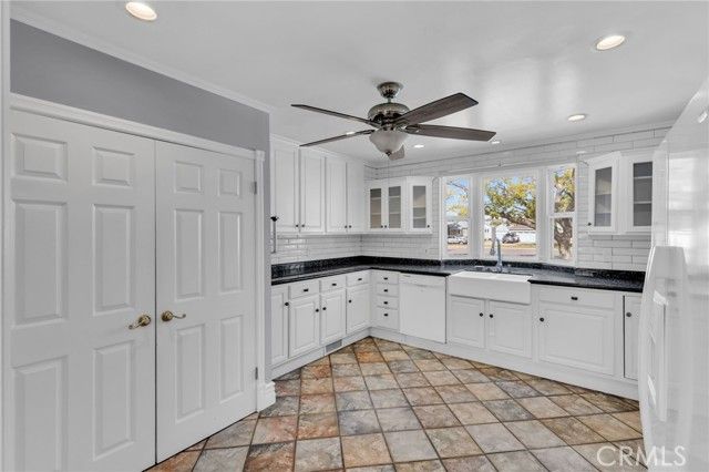 4220 Los Coyotes Diagonal, Lakewood, CA 90713
