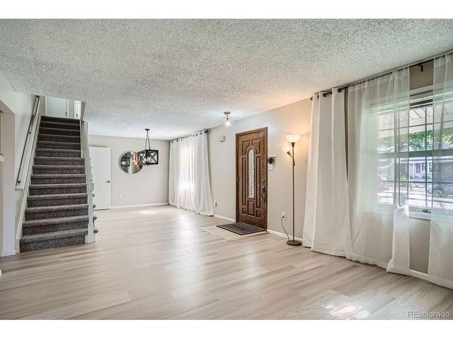 2514 S Elkhart St, Aurora, CO 80014
