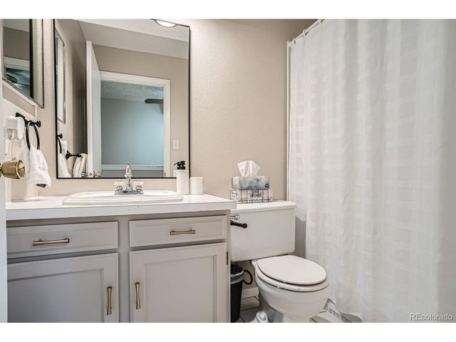 2514 S Elkhart St, Aurora, CO 80014