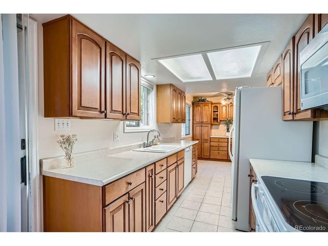 2514 S Elkhart St, Aurora, CO 80014