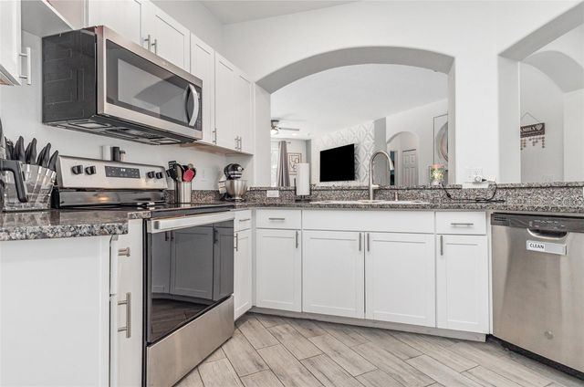 456 KNOLLWOOD DRIVE, Davenport, FL 33837