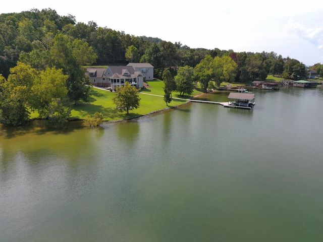 1800 Indian Shadows Drive, Ten Mile, TN 37880