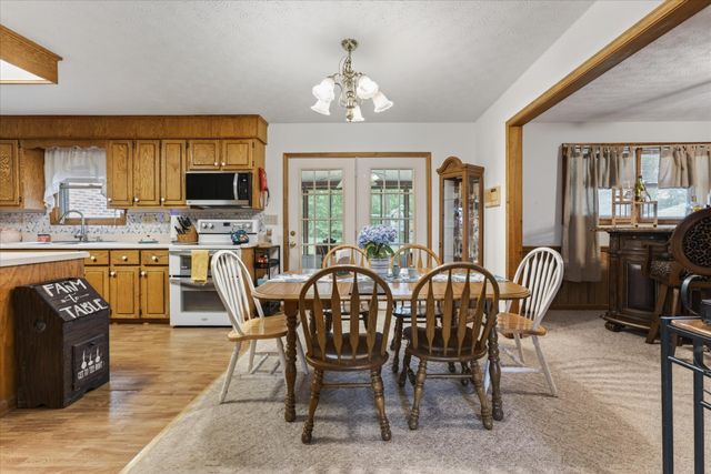 1649 N Main St, Tennessee Ridge, TN 37178