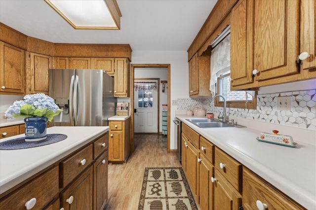 1649 N Main St, Tennessee Ridge, TN 37178