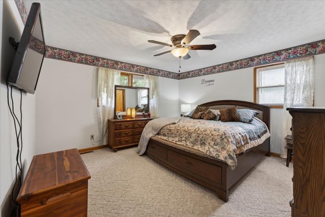 1649 N Main St, Tennessee Ridge, TN 37178