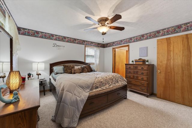 1649 N Main St, Tennessee Ridge, TN 37178
