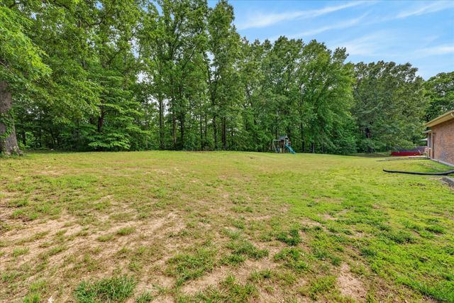 1649 N Main St, Tennessee Ridge, TN 37178