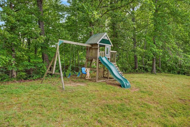 1649 N Main St, Tennessee Ridge, TN 37178