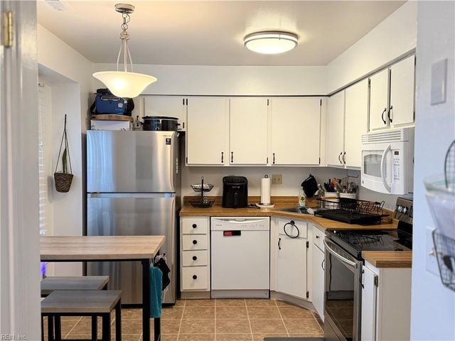 2010 Fawnwood CMN, Chesapeake, VA 23320