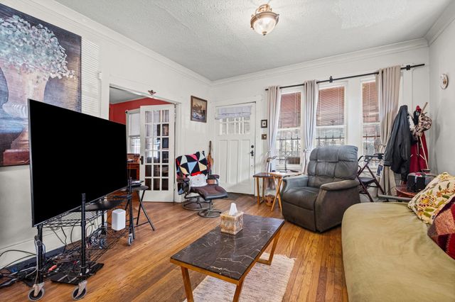 985 FORREST AVE, Memphis, TN 38105