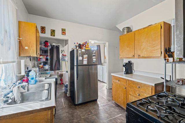 985 FORREST AVE, Memphis, TN 38105