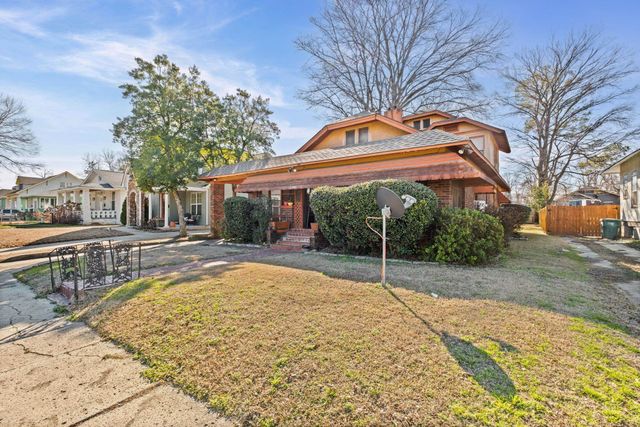 985 FORREST AVE, Memphis, TN 38105