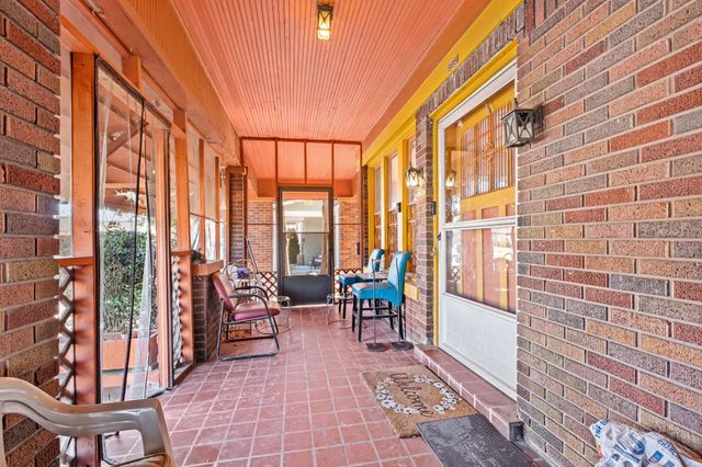 985 FORREST AVE, Memphis, TN 38105