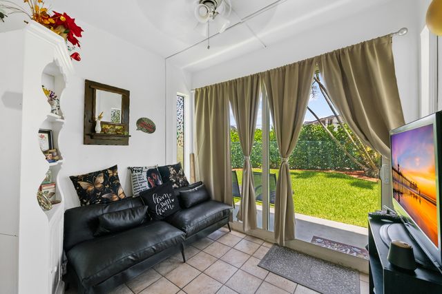 24 COLONIAL CLUB Drive 101, Boynton Beach, FL 33435