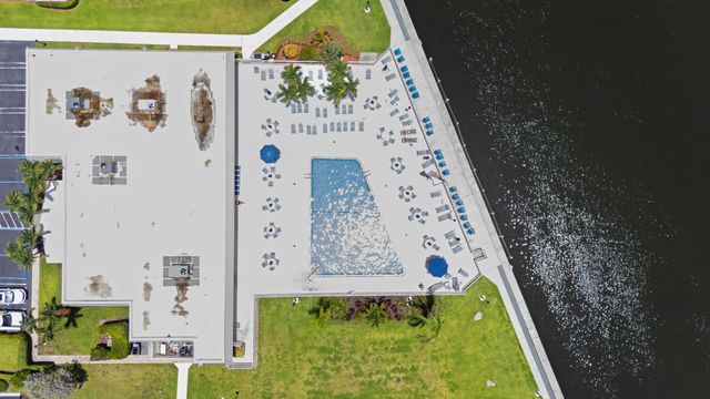 24 COLONIAL CLUB Drive 101, Boynton Beach, FL 33435