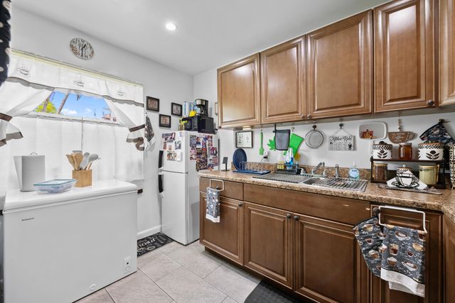 24 COLONIAL CLUB Drive 101, Boynton Beach, FL 33435