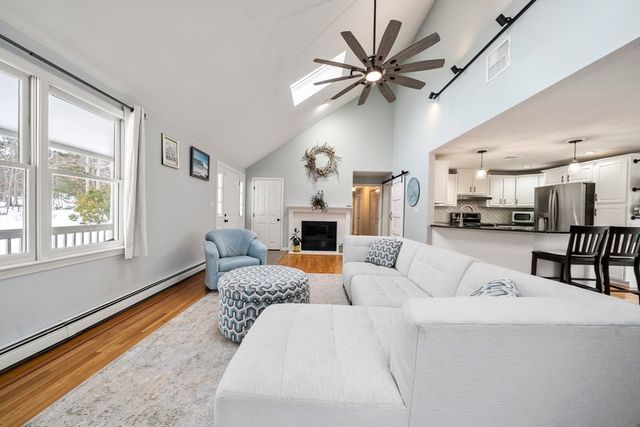 15 Buckskin Path, Plymouth, MA 02360