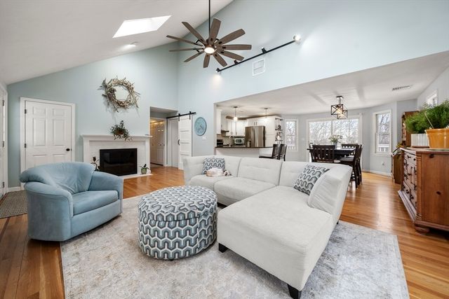 15 Buckskin Path, Plymouth, MA 02360