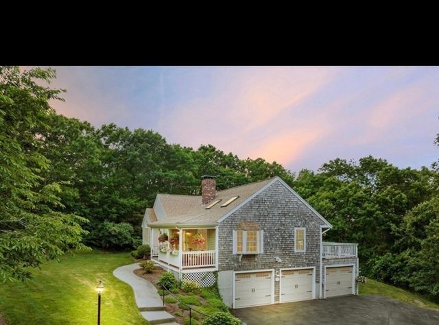 15 Buckskin Path, Plymouth, MA 02360