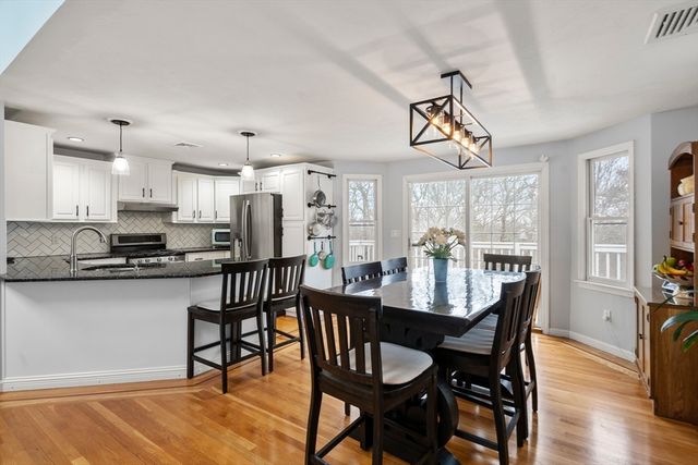 15 Buckskin Path, Plymouth, MA 02360