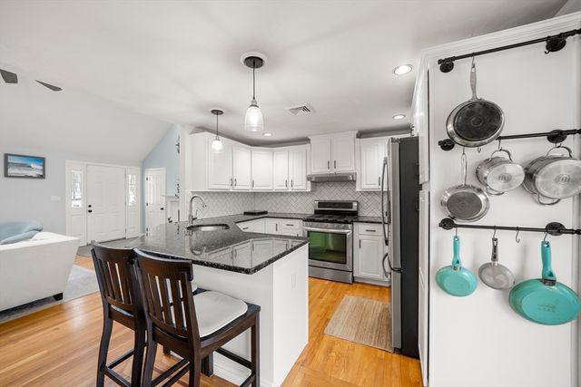 15 Buckskin Path, Plymouth, MA 02360