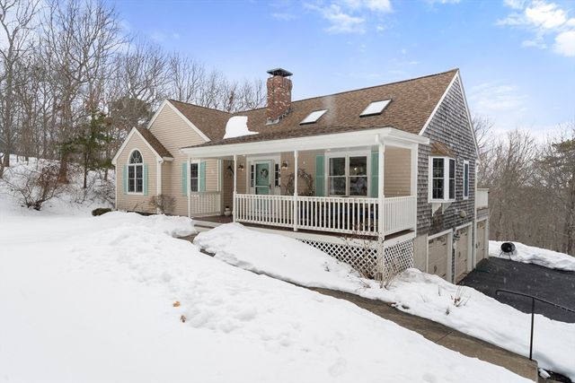15 Buckskin Path, Plymouth, MA 02360