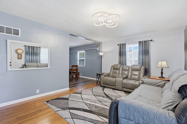 1920 E 31st Street, Davenport, IA 52807